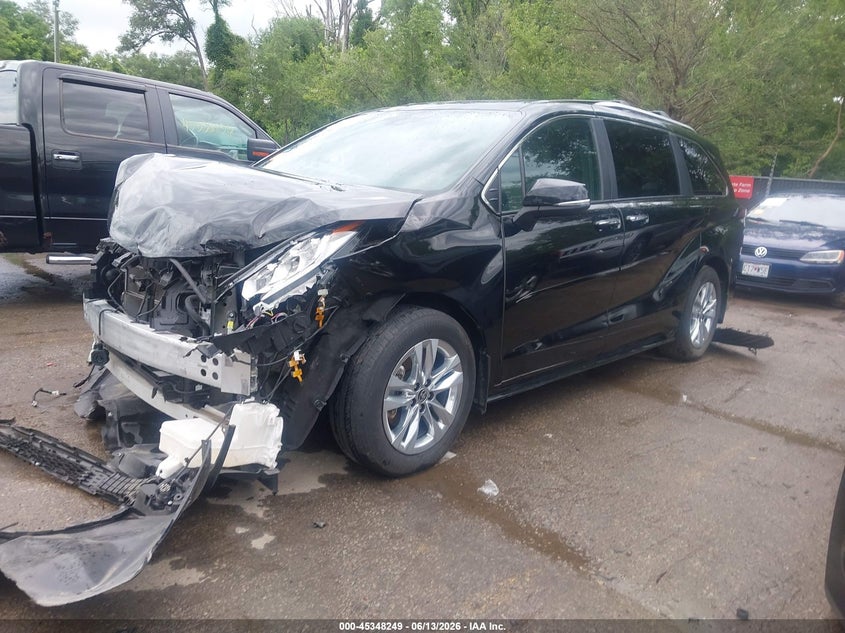 2025 TOYOTA SIENNA auction photo 2