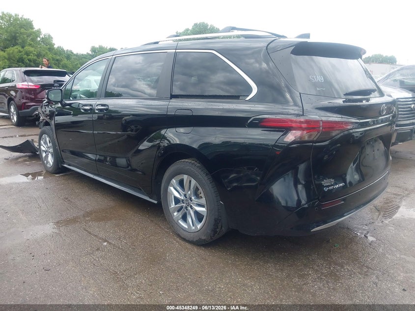 2025 TOYOTA SIENNA auction photo 3