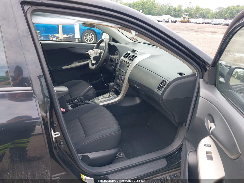 2013 TOYOTA COROLLA auction photo 5