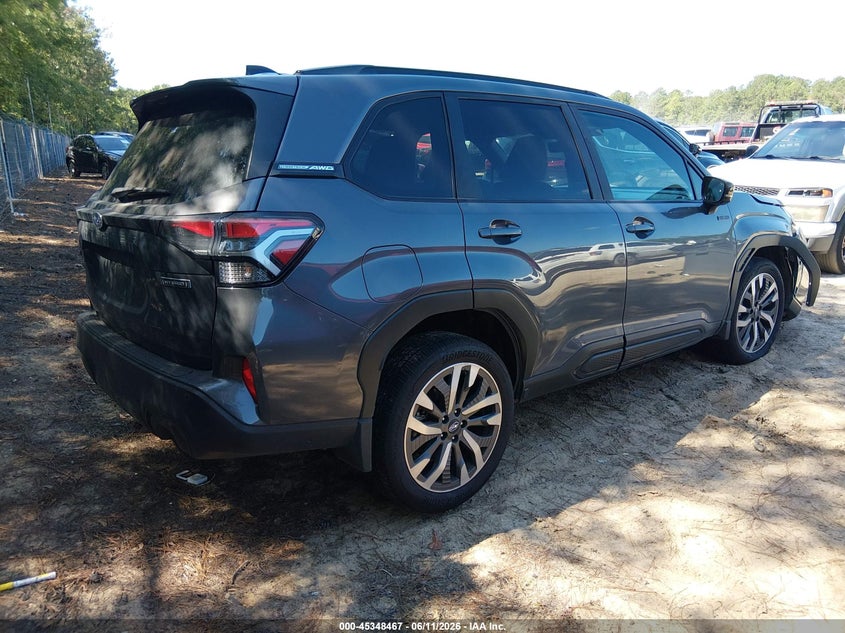 2025 SUBARU FORESTER auction photo 4