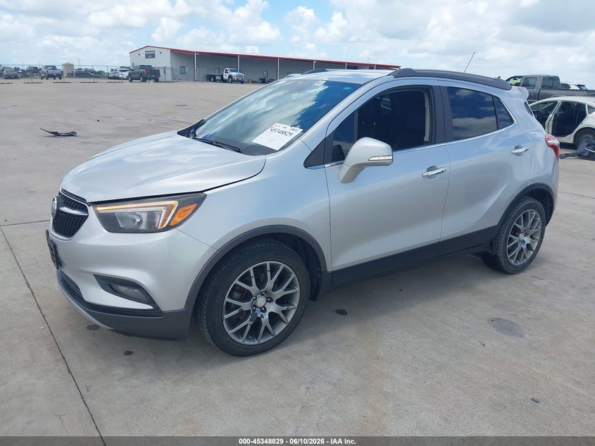 Vin: kl4cj1sb2jb570628, lot: 45846776, buick encore sport touring 20182
