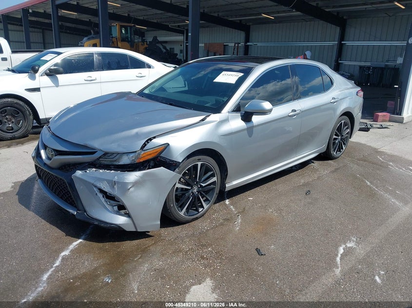 2019 TOYOTA CAMRY auction photo 2