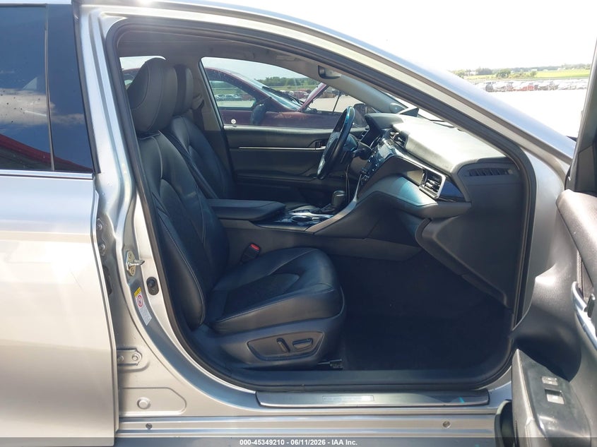 2019 TOYOTA CAMRY auction photo 5