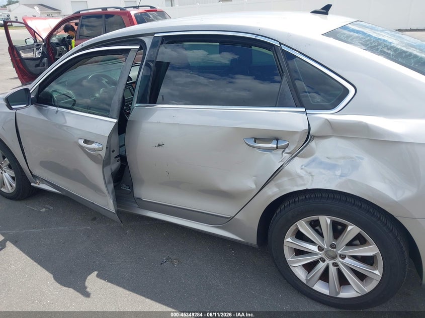 2013 Volkswagen Passat 2.5L Sel VIN: 1VWCH7A3XDC015632 Lot: 45349284