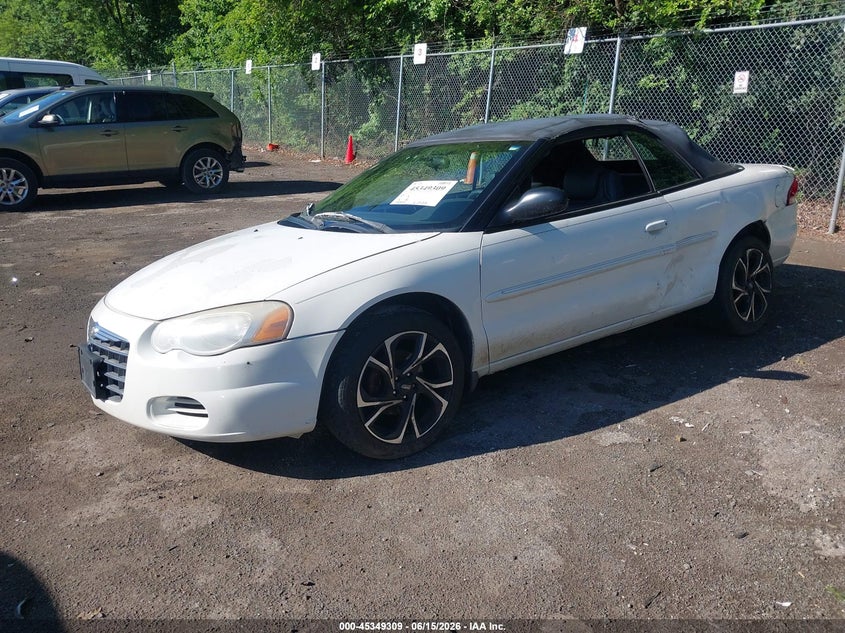 2005 CHRYSLER SEBRING auction photo 2