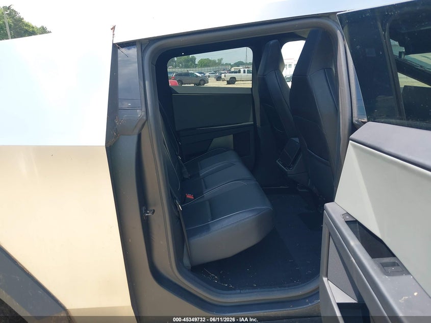 2024 Tesla Cybertruck All-Wheel Drive VIN: 7G2CEHED1RA024695 Lot: 45349732