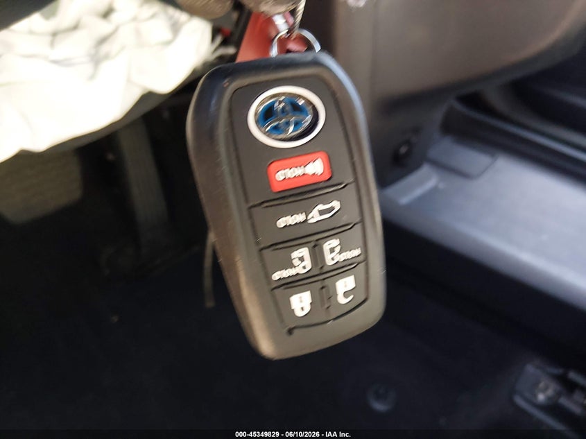 VIN 5TDCSKFC1RS118900 2024 TOYOTA SIENNA WOODLAND EDITION