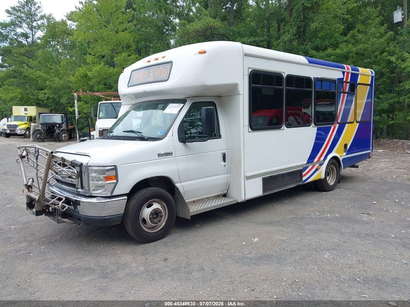 2019 FORD E-450 CUTAWAY auction photo 2