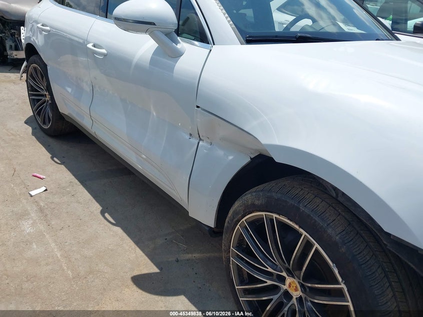 2024 Porsche Macan T VIN: WP1AA2A57RLB16359 Lot: 45349838