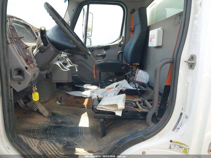 2014 FREIGHTLINER M2 auction photo 7