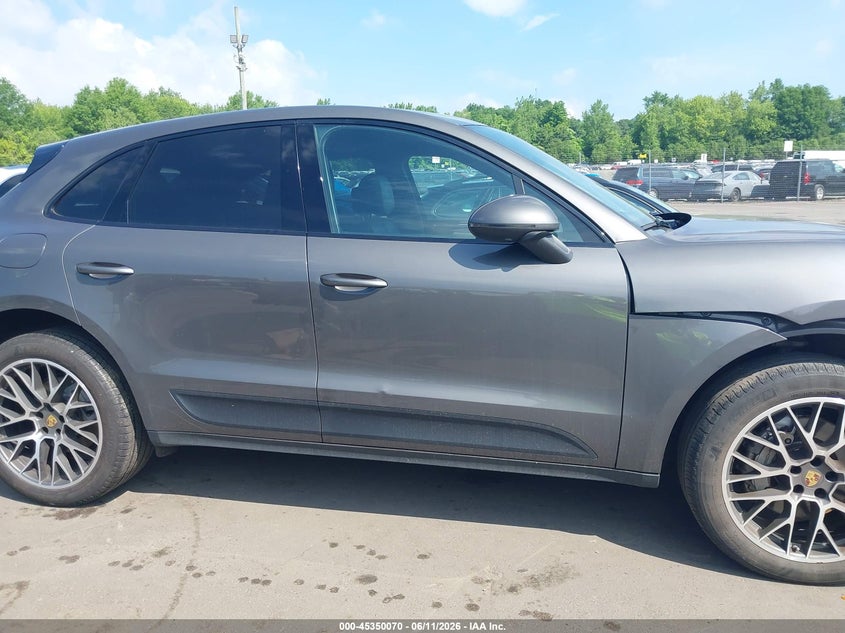 2017 Porsche Macan S VIN: WP1AB2A55HLB19806 Lot: 45350070