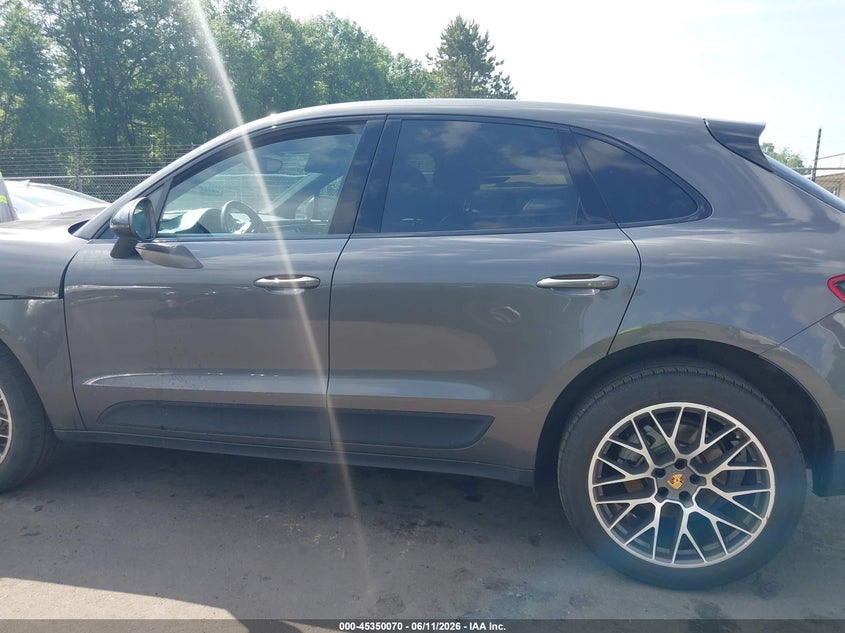 2017 Porsche Macan S VIN: WP1AB2A55HLB19806 Lot: 45350070