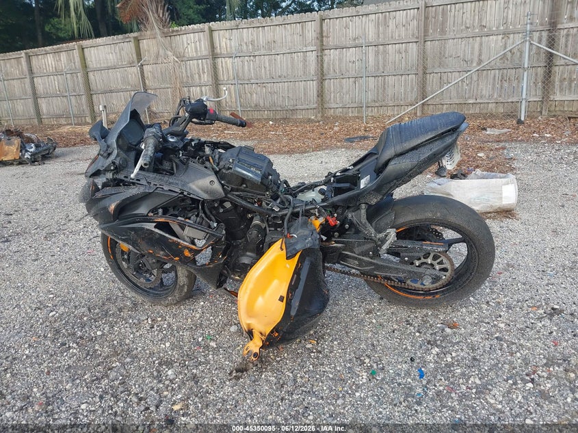 2025 Kawasaki Ex650 P VIN: ML5EXEP12SDAE5684 Lot: 45350095