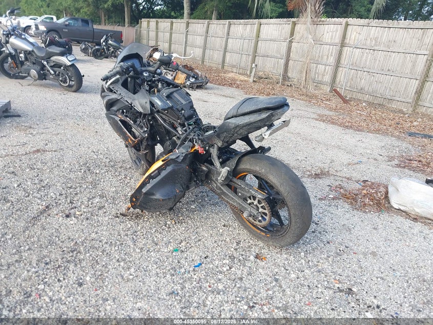 KAWASAKI EX650 2025