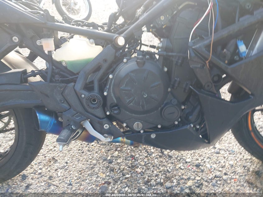 2025 Kawasaki Ex650 P VIN: ML5EXEP12SDAE5684 Lot: 45350095