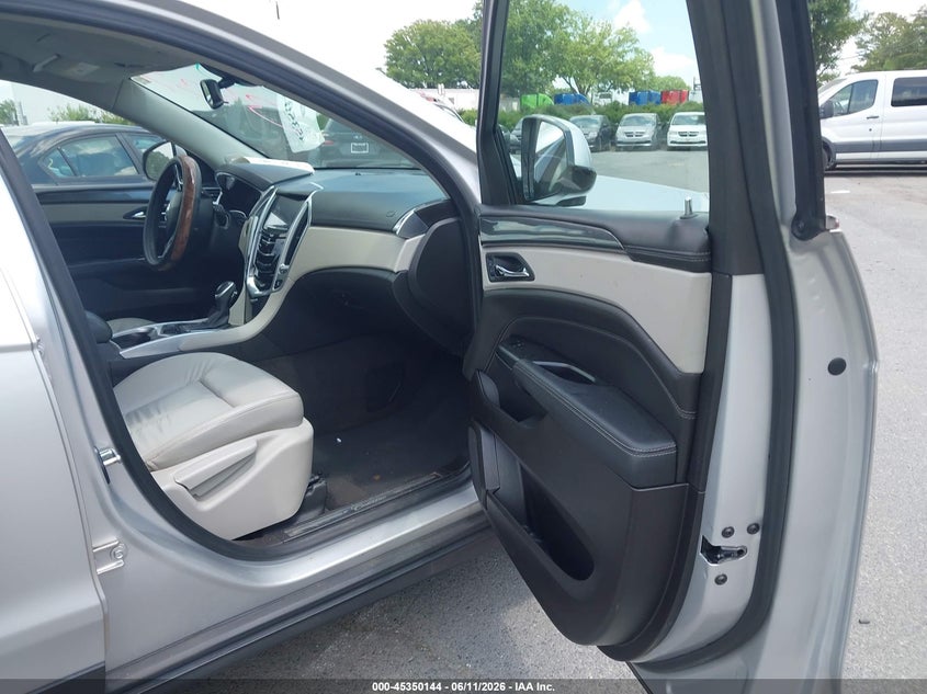2016 CADILLAC SRX auction photo 5
