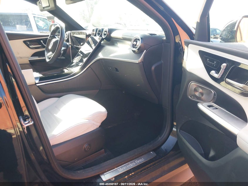2025 MERCEDES-BENZ GLC 300 auction photo 5