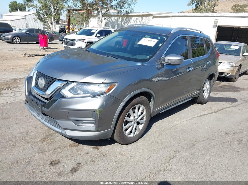 VIN KNMAT2MT5JP562920 2018 NISSAN ROGUE SV