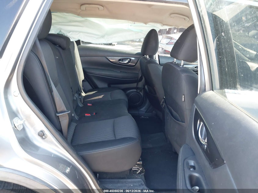 VIN KNMAT2MT5JP562920 2018 NISSAN ROGUE SV