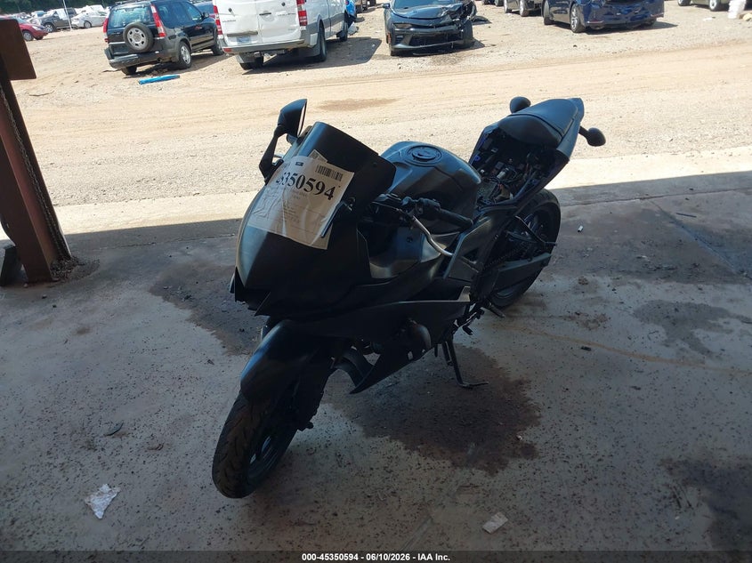 MH3RH18Y0PK012987 2023 Yamaha Yzfr3 A photo 1