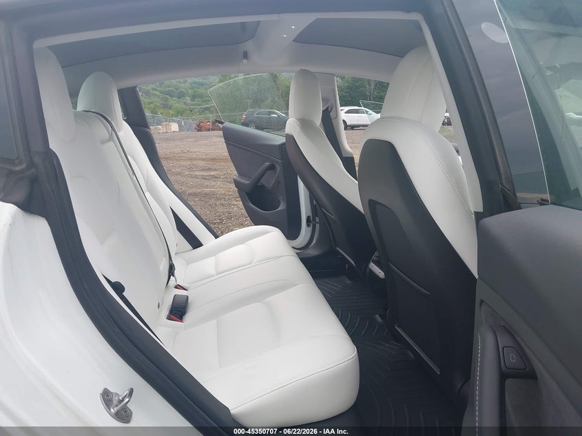 2022 Tesla Model 3 Long Range Dual Motor All-Wheel Drive VIN: 5YJ3E1EB9NF253809 Lot: 45350707