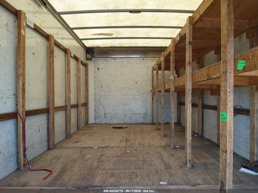 2015 GMC SAVANA CUTAWAY auction photo 6