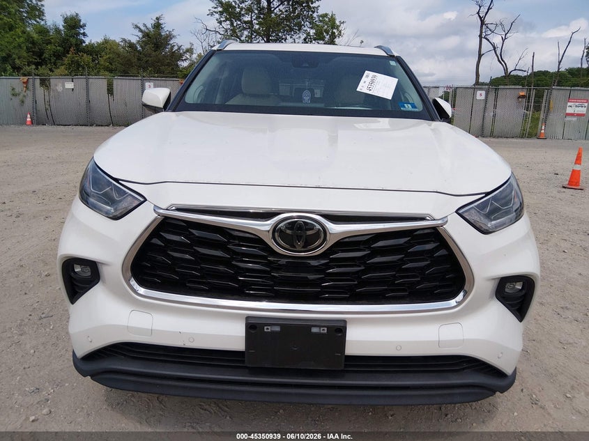TOYOTA HIGHLANDER - zdjęcie 13