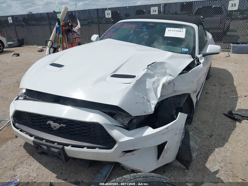 FORD MUSTANG - zdjęcie 2