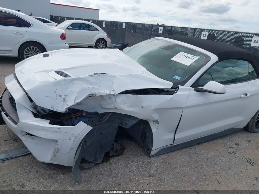 FORD MUSTANG - zdjęcie 6