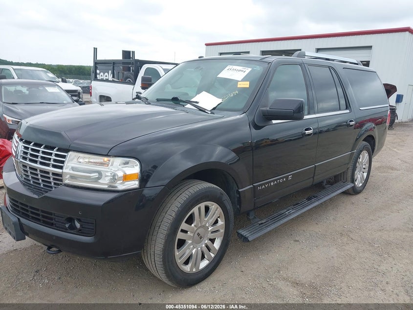 2014 LINCOLN NAVIGATOR L auction photo 2