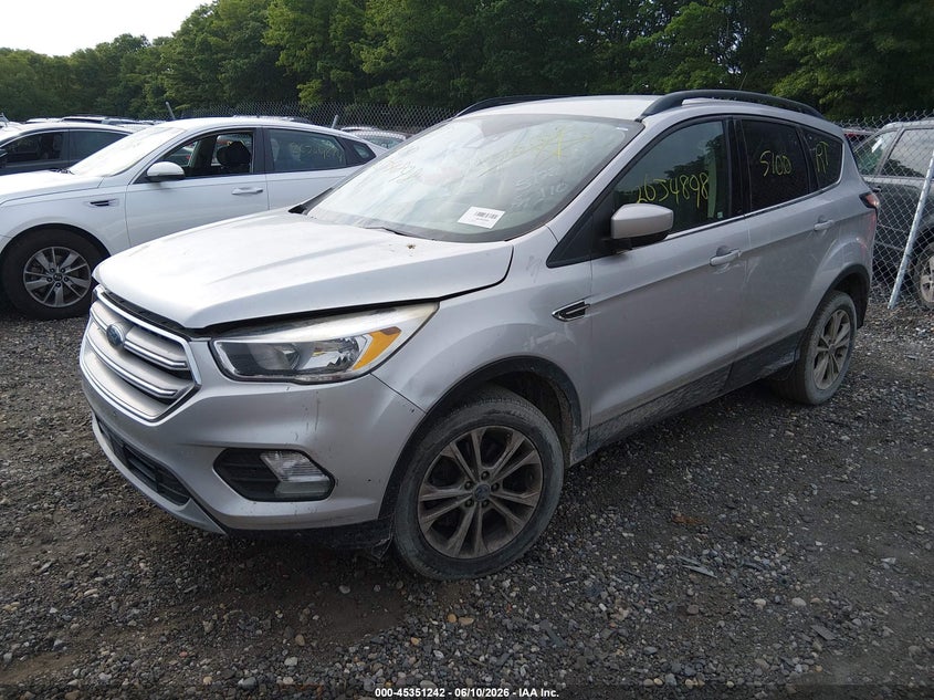 Vin: 1fmcu9gd5jub57964, lot: 45849189, ford escape se 20182