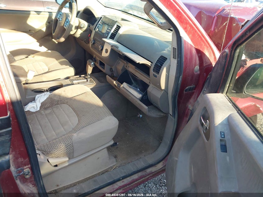 2013 NISSAN FRONTIER auction photo 5