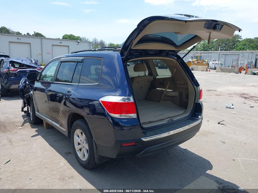Vin: 5tdbk3eh8bs077847, lot: 45849250, toyota highlander base v6 20113