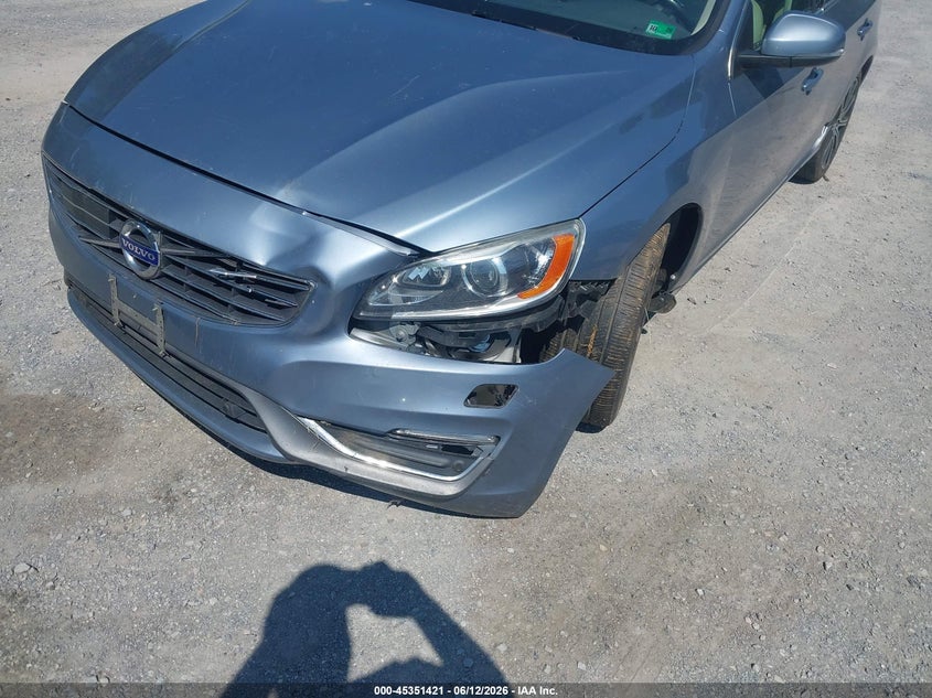2017 VOLVO S60 INSCRIPTION auction photo 6