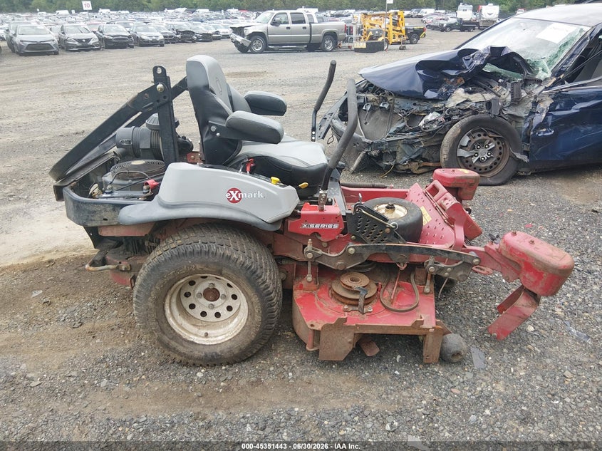 2020 EXMARK LAZER X SERIES ZERO TURN MOWER auction photo 5