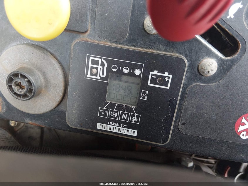 2020 EXMARK LAZER X SERIES ZERO TURN MOWER auction photo 7