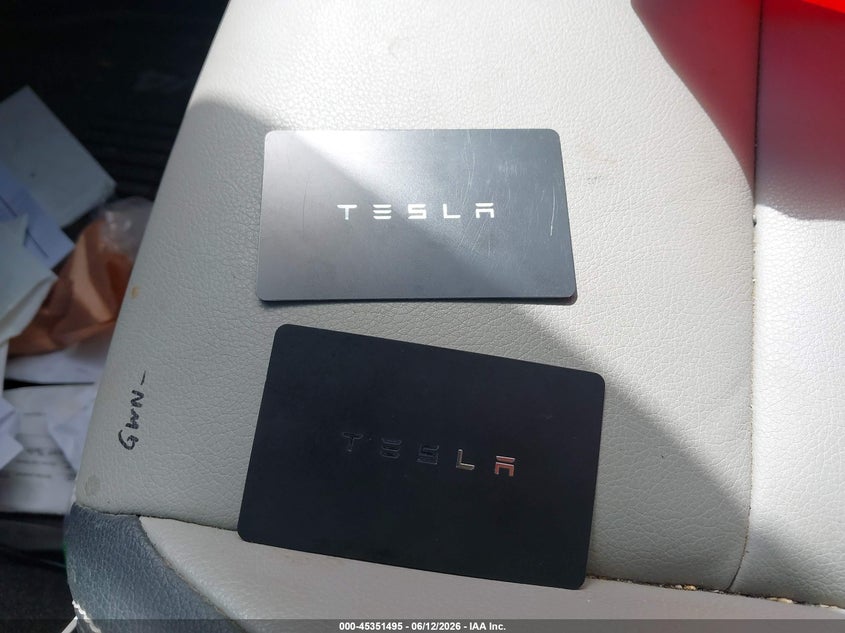 TESLA MODEL 3 - zdjęcie 11