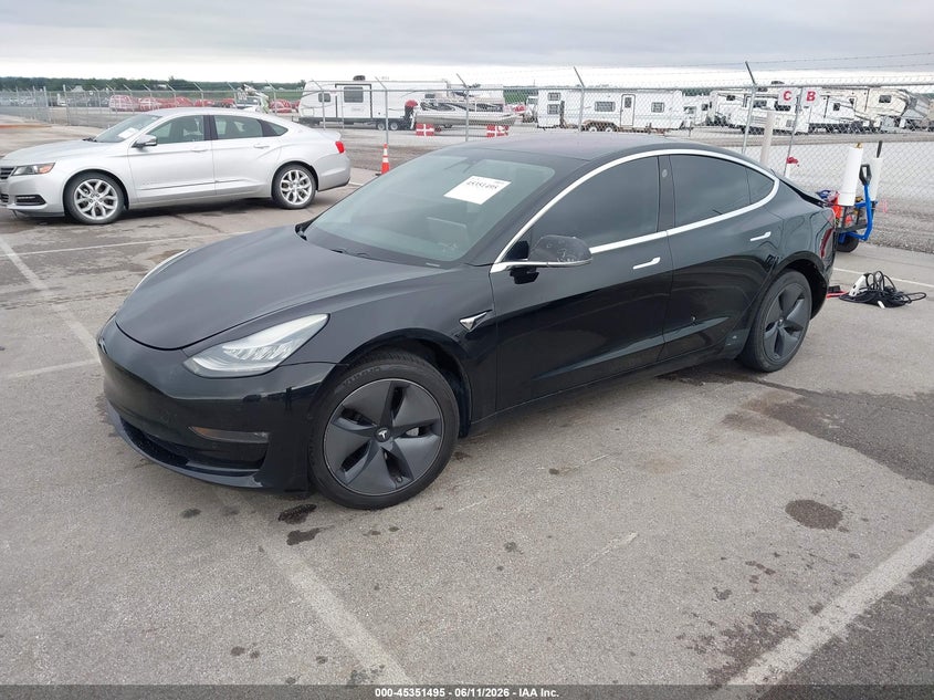 TESLA MODEL 3 - zdjęcie 2