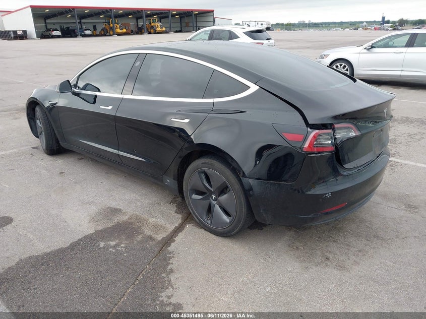 TESLA MODEL 3 - zdjęcie 3