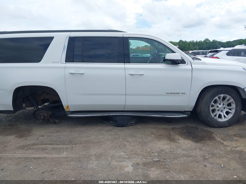 GMC YUKON XL 1500 - zdjęcie 6