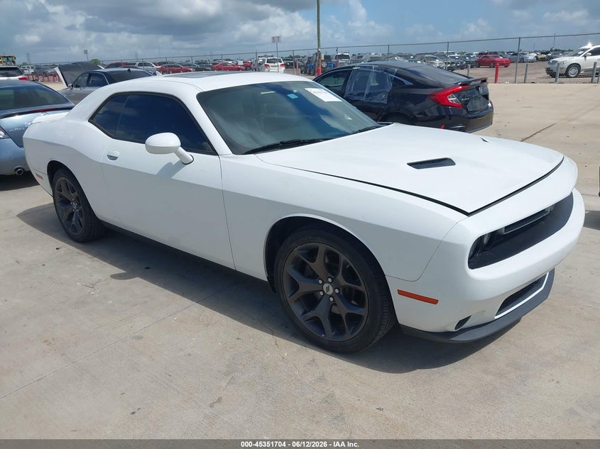 Vin: 2c3cdzag6jh258123, lot: 45849651, dodge challenger sxt plus 2018 img_1