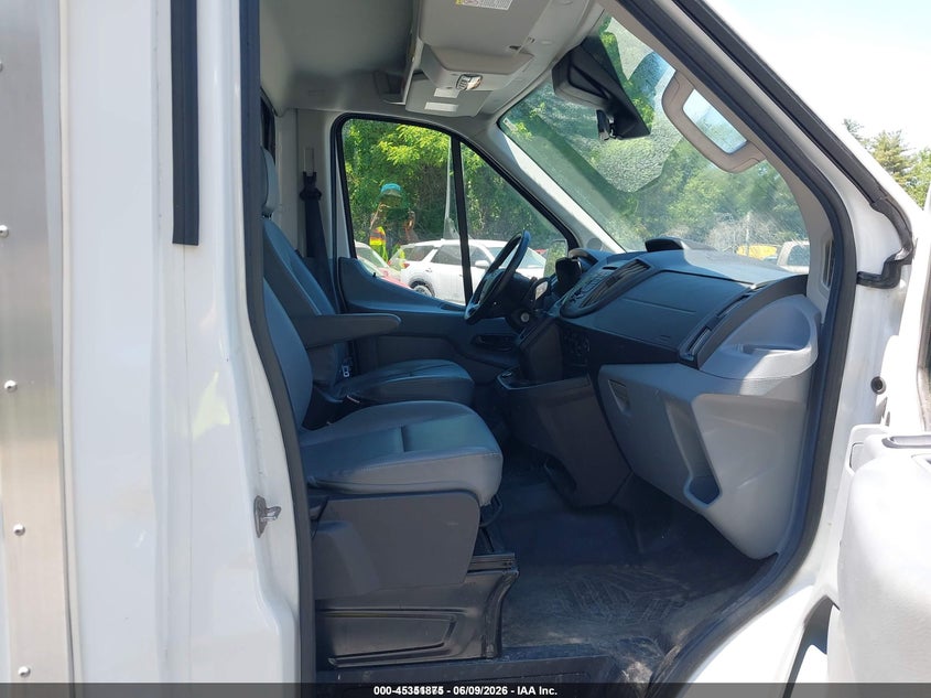 2017 FORD TRANSIT-250 CUTAWAY auction photo 5