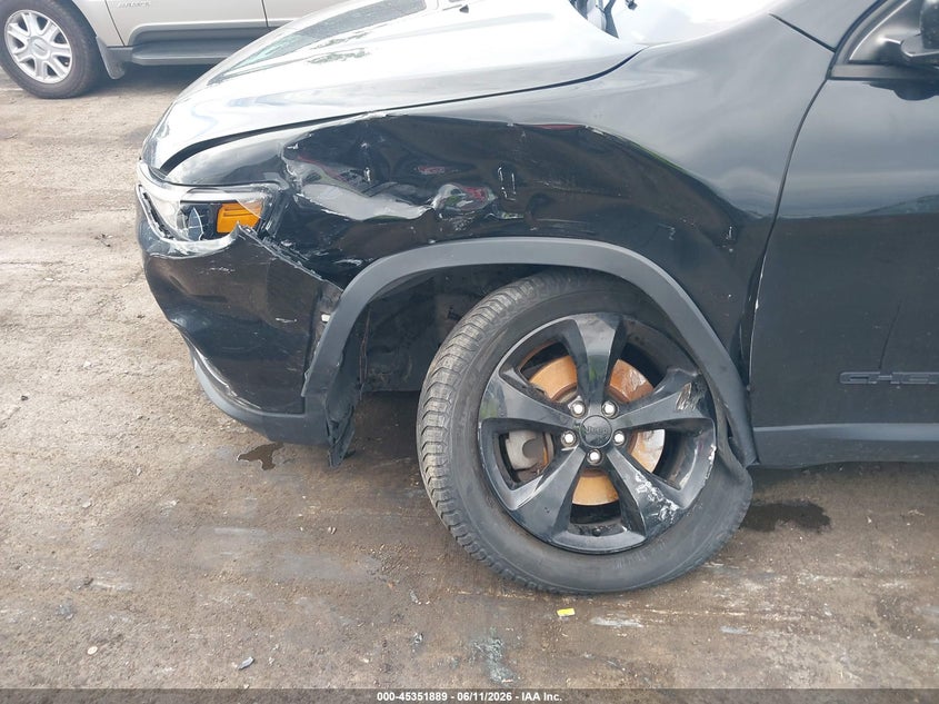 2019 JEEP CHEROKEE auction photo 6
