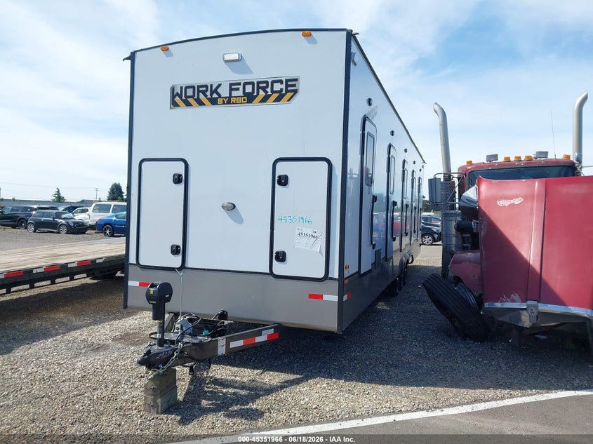 2025 RECREATION BY DESIGN RESTROOM TRAILER auction photo 2
