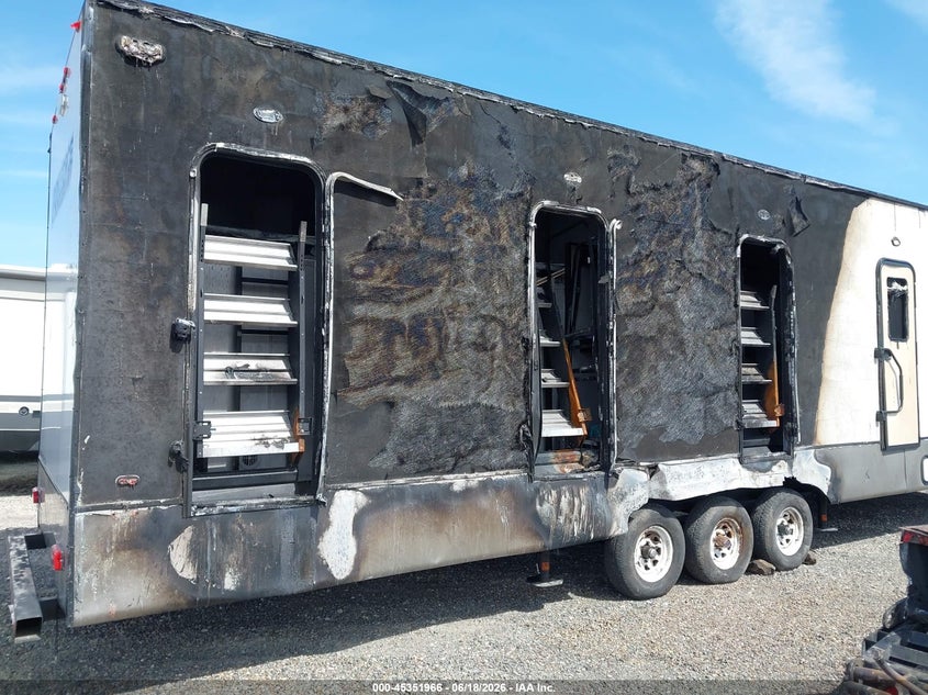 2025 RECREATION BY DESIGN RESTROOM TRAILER auction photo 6