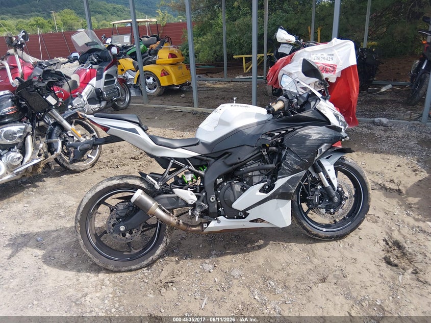 2025 Kawasaki Zx400 S VIN: ML5ZXCS14SDA43002 Lot: 45352017