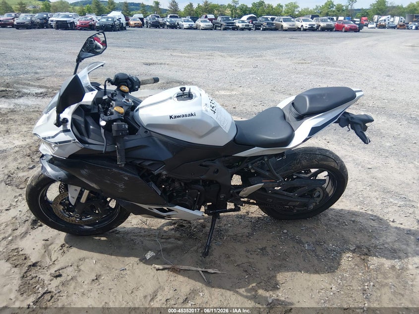 2025 Kawasaki Zx400 S VIN: ML5ZXCS14SDA43002 Lot: 45352017