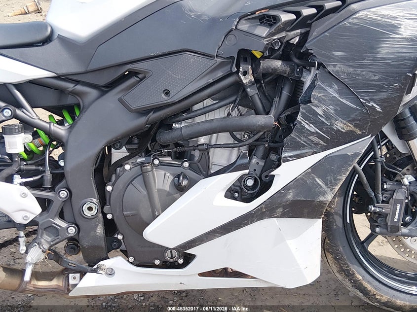 2025 Kawasaki Zx400 S VIN: ML5ZXCS14SDA43002 Lot: 45352017