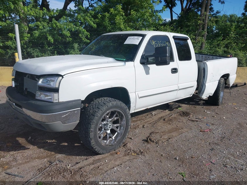 2003 CHEVROLET SILVERADO 1500 auction photo 2