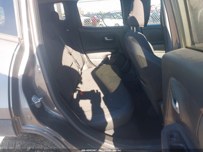 2016 JEEP RENEGADE auction photo 8